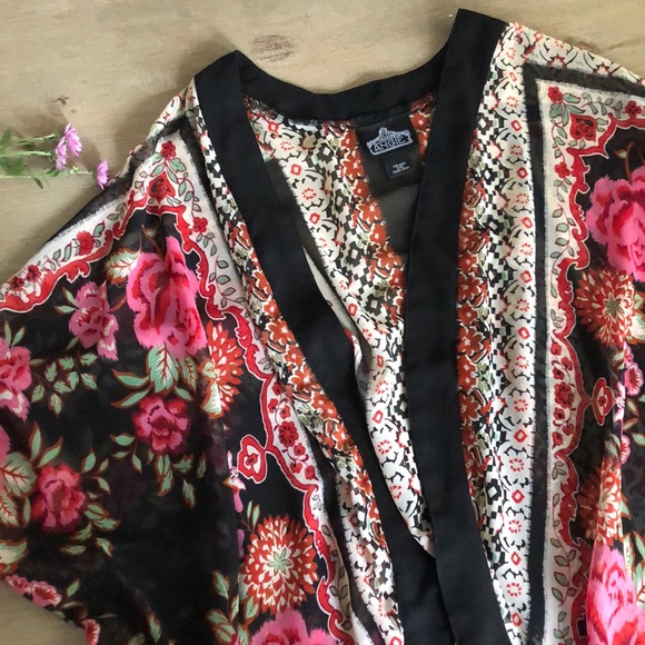 Boho Kimono 📿 - Picture 2 of 7